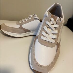 Naturalizer Cream and Tan Casual Sneakers